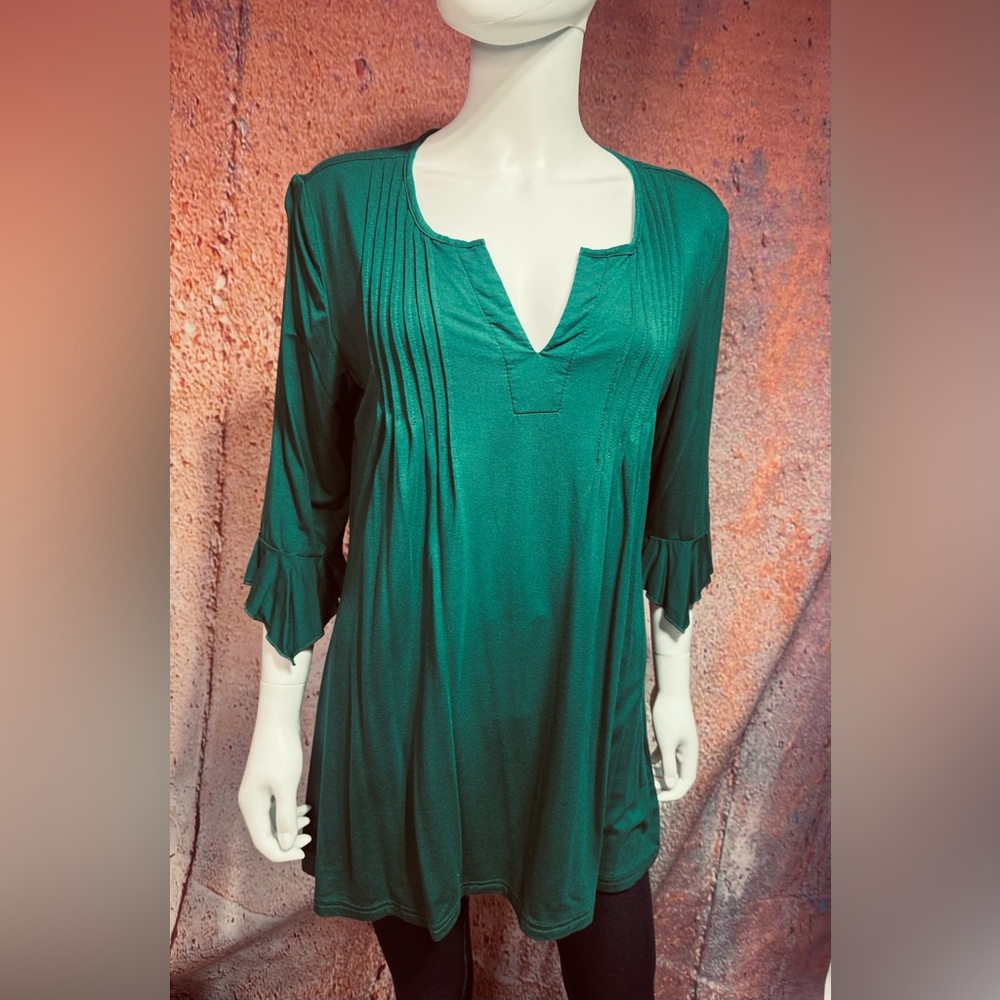 NWOT Emerald Green Tunic